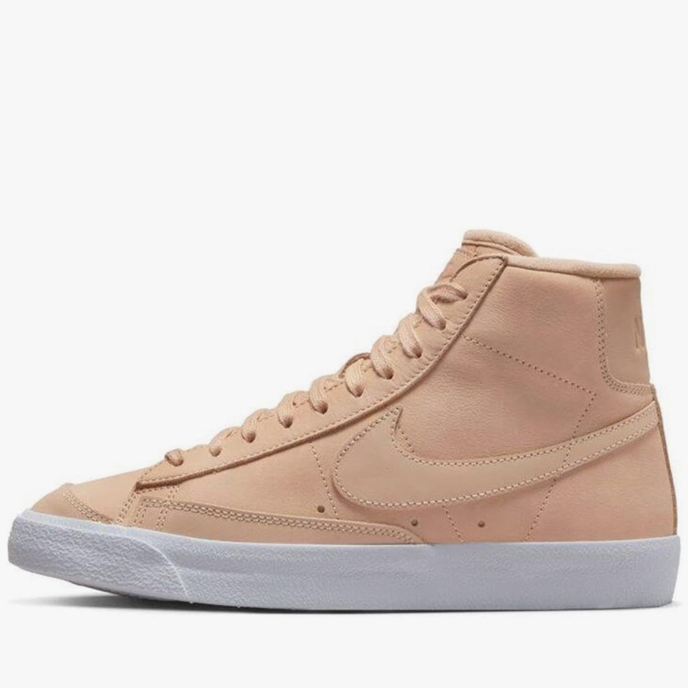 Nike Women’s Blazer Mid 77 size 9.5